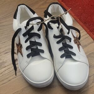 Shu Shop Sneakers/Concerses 7.5